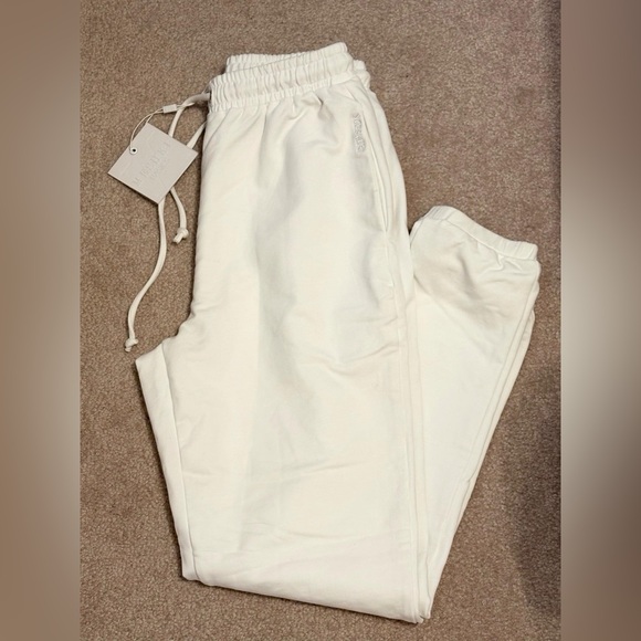 Meshki White High-Waisted Joggers with Tapered Cuffs - Picture 4 of 8